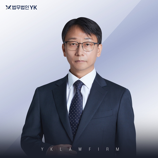 부장검사 역임 천기홍 대표변호사